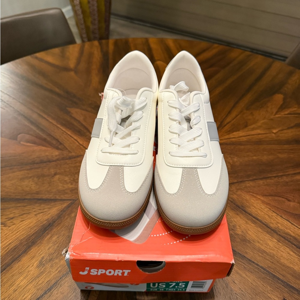 J Sport Women's Cecily White Grey Memory Foam Sneakers Size 7.5 Shoes